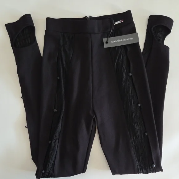 Maniere De Voir Black Ankle Pants with Button Accents (NEW WITH TAGS)❤️ - Picture 1 of 4